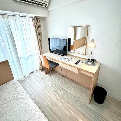 プラスパー東雲　東雲本町二丁目  徒歩2分【洗濯機付】【セミダブルベット】【無料Wi-Fi】【保証人不要】の物件画像