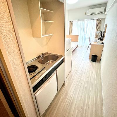 プラスパー東雲　東雲本町二丁目  徒歩2分【洗濯機付】【セミダブルベット】【無料Wi-Fi】【保証人不要】の物件画像