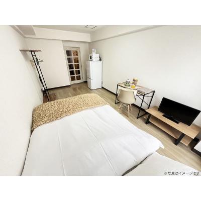 ユニオンマンスリー新松戸１　405　1K・セミダブル☆【禁煙ルーム】建物オートロック完備＆リビングドアがあるので玄関から居室が直接見えなくて安心♪仕事や勉強、趣味におすすめデスク・チェアのあるお部屋の物件画像