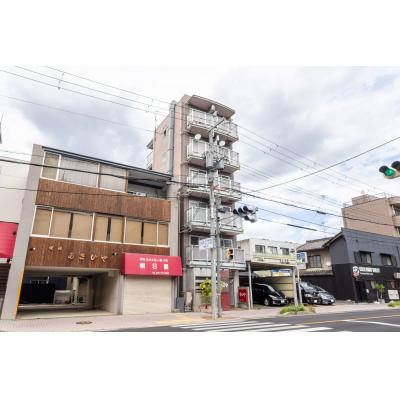 「川西能勢口駅」徒歩10分｜コンビニ近くの物件画像