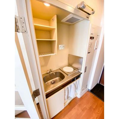 ユニオンマンスリー新松戸１　506　1K・シングル☆【禁煙ルーム】人気の角部屋＆デスク・チェアのあるお部屋♪安心の建物AL＆来客時も玄関から直接居室が見えないリビングドア完備の物件画像