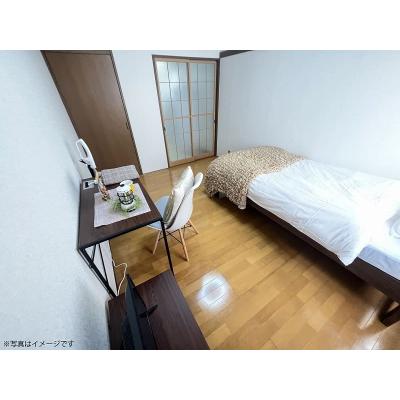 ユニオンマンスリー船橋海神１　103　1K・シングル☆【禁煙ルーム】人気のバストイレ別♪室内洗濯機や2ドア冷蔵庫など生活家電完備＆勉強などワークスペースにおすすめデスク・チェアのあるお部屋の物件画像