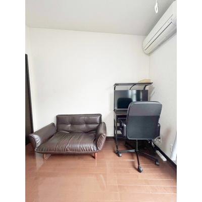 【人気の禁煙ルーム】即入居可、近隣にスーパー2ヵ所・コンビニ3ヵ所、ネット無料、食器・洗剤タオル等オプション完備、ネット接続テレビ付き、リモートワーク可の物件画像