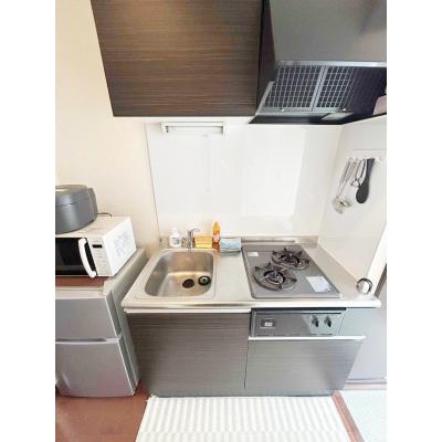 【人気の禁煙ルーム】即入居可、近隣にスーパー2ヵ所・コンビニ3ヵ所、ネット無料、食器・洗剤タオル等オプション完備、ネット接続テレビ付き、リモートワーク可の物件画像