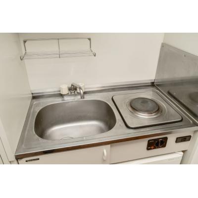 コンビニまで徒歩1分！本町通り沿い！家具家電付き！TM30の物件画像