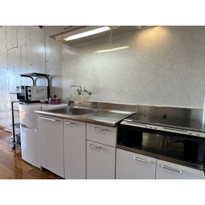 【エアコン】【キーレス】【室内禁煙】 ★千葉ロッテマリーンズのキャンプ地★石垣市運動公園まで徒歩1分 ファミリーマート石垣屋島店まで約250ｍ、かねひでまで約750ｍ みんさー工芸館前バス停まで徒歩5の物件画像