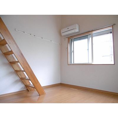 ロフト付きの7.1帖洋室でゆったり暮らせる！新井薬師前駅徒歩6分！ネット無料＆独立洗面台有！設備充実の1Kタイプ！ＭＨ新井Ⅶの物件画像