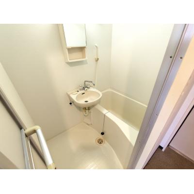 🌷🌷【駅🚃もドンキ🛒も徒歩5分！】バストイレ別✨浴室乾燥機付🎵◎家具家電付🌷🌷の物件画像