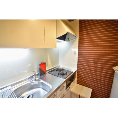 Alphabed30高松中央【築浅☆最新設備☆市内中心部☆栗林公園まで徒歩5分☆1LDKの広々とした室内！食器・調理器具完備】の物件画像