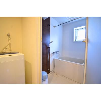 Alphabed30高松中央【築浅☆最新設備☆市内中心部☆栗林公園まで徒歩5分☆1LDKの広々とした室内！食器・調理器具完備】の物件画像