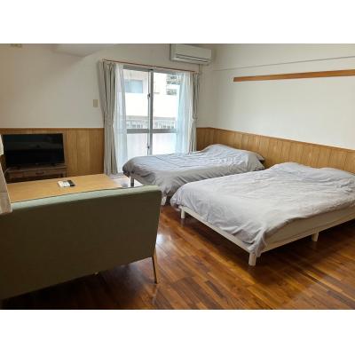 【トーマス安里309】4名利用可・セミダブル2台あり　安里駅まで徒歩5分・おもろまち駅まで徒歩6分・国際通りまで車で3分・Wi-Fi無料・駐車場付き（乗用車可能）の物件画像