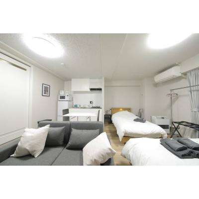 【東本願寺前5分】ウッドデッキ付/出張・短期滞在◎丨マンションカトレア203(禁煙)(1)の物件画像