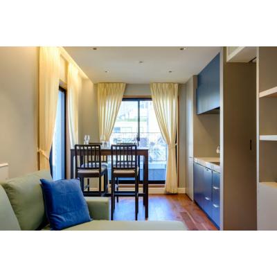 【六本木2分】広々リビング・無料Wi-Fi完備！長期滞在◎丨Roppongi House by U501(禁煙)(5)の物件画像