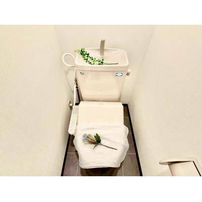 【三重県鈴鹿市/鈴鹿市駅徒歩約5分/駐車場/無料Wi-Fi/バストイレ別/洋室8帖】クレールカルティエ ファミマンの物件画像