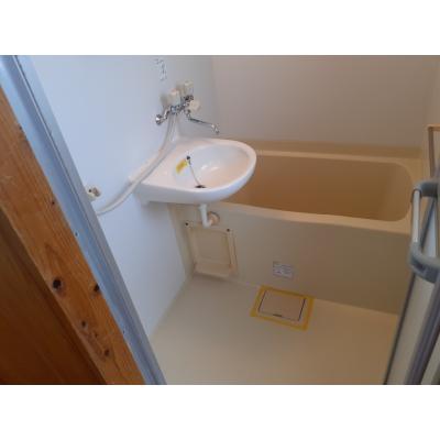 【コーポさくら305】宜野湾市嘉数のマンスリーマンション、バークレーズコード徒歩数分、高速道路西原ICまで車で数分の物件画像