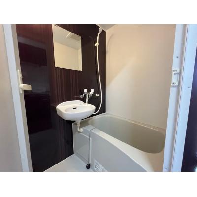 【トーマス普天間401】スーパー徒歩1分、駐車場1台付、Wi-Fi無料、沖縄市や北谷まで車で約15分の物件画像