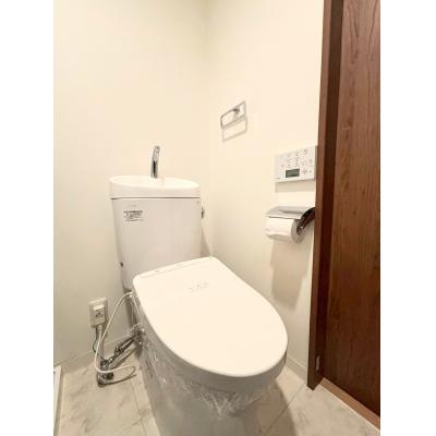 【J’sコート代々木上原103】厚さ25㎝超高密度ポケットコイルマットレス使用！千代田線始発！代々木上原駅徒歩5分！築浅デザイナーズRCマンション☆【インターネット無料】の物件画像