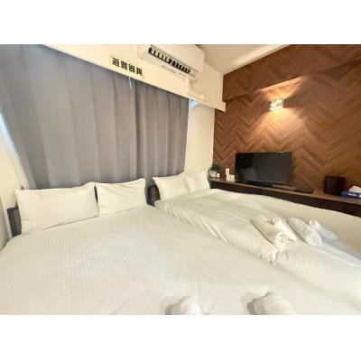 美栄橋駅から徒歩９分/泊ふ頭旅客ターミナルや国際通り徒歩圏内/那覇空港から車で１０分/４名様宿泊可能の物件画像