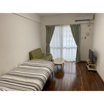 【トーマス大里501】沖縄市家具家電マンスリー、最上階のお部屋、無料敷地外駐車場1台、無料Wi-Fi、沖縄県総合運動公園やうるま市、沖縄IT津梁パークまでアクセス抜群！の物件画像