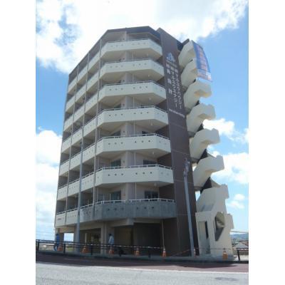 【トーマス大里501】沖縄市家具家電マンスリー、最上階のお部屋、無料敷地外駐車場1台、無料Wi-Fi、沖縄県総合運動公園やうるま市、沖縄IT津梁パークまでアクセス抜群！の物件画像