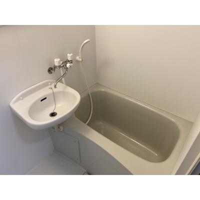 【トーマス大里502】沖縄市家具家電マンスリー、最上階のお部屋、無料敷地外駐車場1台、無料Wi-Fi、沖縄県総合運動公園やうるま市、沖縄IT津梁パークまでアクセス抜群！の物件画像