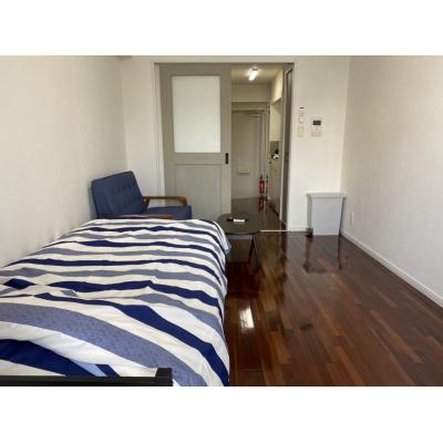 【トーマス美里702】沖縄市家具家電マンスリー、敷地外駐車場1台つき、無料Wi-Fi、徒歩圏内スーパー、コンビニあり。沖縄北IC、沖縄南ICやうるま市までアクセス抜群！の物件画像