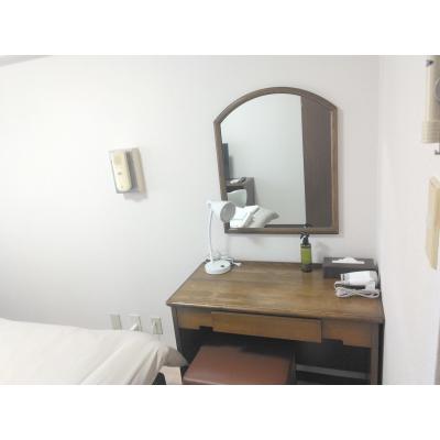 アーバンウエスト広島8-2　横川駅から徒歩6分【セミダブルベット】【無料Wi-Fi】【オートロック】【保証人不要】の物件画像