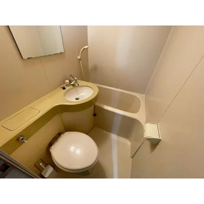 人気の中野駅徒歩8分♪コンビニ至近！中野ブロードウェイや商店街至近の好立地★オートロック付き鉄筋コンクリート造マンション◇ＭＨ中野Ｃの物件画像