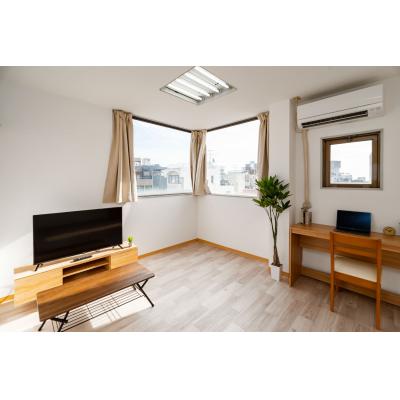 富士駅徒歩5分!Wifi家具家電付!広々13.5畳洋室!の物件画像