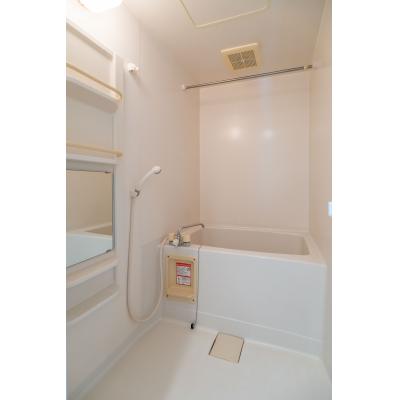 🚙駐車場付！Wifi無料！🏪コンビニ徒歩1分！家具家電付！TM74　202号室の物件画像