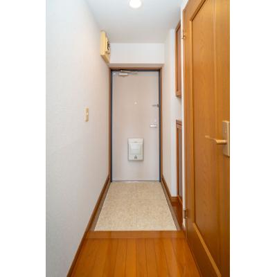 🚙駐車場付！Wifi無料！🏪コンビニ徒歩1分！家具家電付！TM74　202号室の物件画像