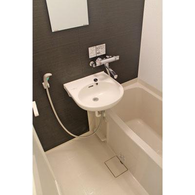 OneLife横浜関内【★オートロック、バス・トイレ別、2口コンロ】の物件画像