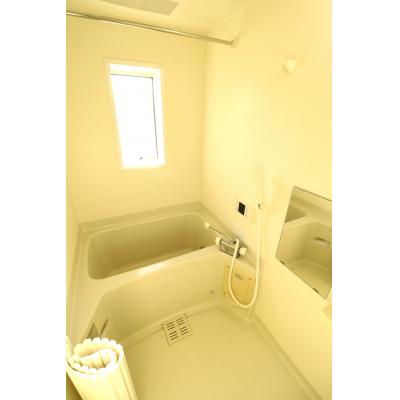 Bizroom／エルマーナE　2016年築のキレイな物件です！ネット無料！！の物件画像