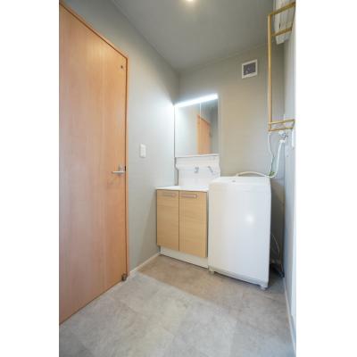 ソレ・ヴィータ武雄温泉駅前A【武雄温泉駅まで徒歩6分のハイグレード物件！1坪のお風呂や広々ダブルベッドで快適♪】の物件画像