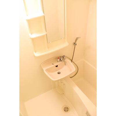 OneLife横浜元町山手【★駅近、バス・トイレ別、浴室乾燥機付】の物件画像