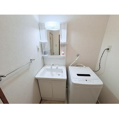 ＳマンスリーJR松山駅南【ネット無料・コンビニ、スーパー徒歩圏内・宅配BOX有・JR松山駅徒歩6分】の物件画像