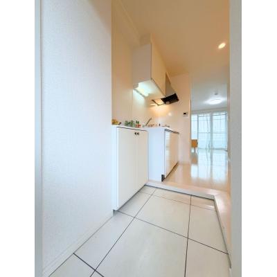 グランマンスリー水戸宮町R410【水戸駅北口徒歩約8分！ネット無料！RC造マンション！敷地内駐車場あり（台数限定、別料金）バストイレ別！★（注）線路沿いの物件なので多少電車の通行音はします。】の物件画像