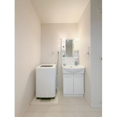 グランマンスリー水戸宮町R410【水戸駅北口徒歩約8分！ネット無料！RC造マンション！敷地内駐車場あり（台数限定、別料金）バストイレ別！★（注）線路沿いの物件なので多少電車の通行音はします。】の物件画像