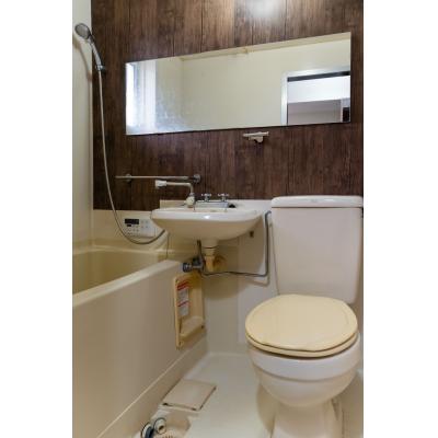 駐車場付き！Wifi無料！家具家電付！即日可能！の物件画像