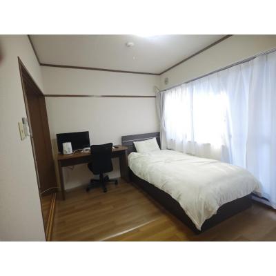 東都マンスリーカーサトレスA【４名入居可！WiFi無料！】1DKの物件画像