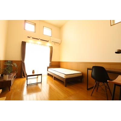 Bizroom／フェリ・メゾン105　【2名入居〇】ロフト付きで天井高い！物件前にバス停あり！！の物件画像