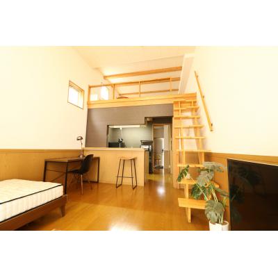 Bizroom／フェリ・メゾン105　【2名入居〇】ロフト付きで天井高い！物件前にバス停あり！！の物件画像