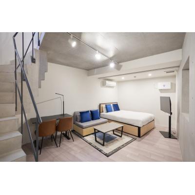 駅から徒歩6分！メゾネット/お洒落な外観＆内装/LEGALAND幡ヶ谷ANNEX 104の物件画像