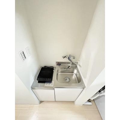 ユニオンマンスリー北越谷２　103　1R・シングル☆【禁煙ルーム】モニター付きインターホン完備！デスクチェア・2ドア冷蔵庫など家具家電付きのお部屋。南越谷・草加・北千住まで電車で１本。の物件画像