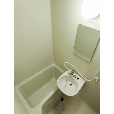 ユニオンマンスリー春日部１　701　1K・セミダブル☆【禁煙ルーム】人気の角部屋＆2面採光！バストイレ別＆温水洗浄便座完備♪デスク・チェアのあるお部屋の物件画像