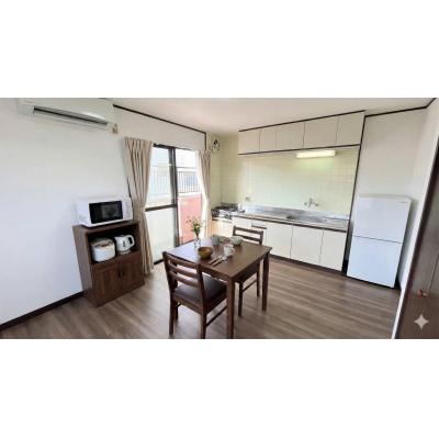 淡路島・淡路ICから車７分　駐車場１台込🚙ジェノバ発着港徒歩4分🚢広々１LDK✨Wifi無料👍スマートTV【M046】の物件画像