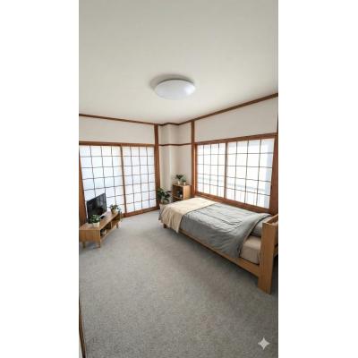 淡路島・淡路ICから車７分　駐車場１台込🚙ジェノバ発着港徒歩4分🚢広々１LDK✨Wifi無料👍スマートTV【M046】の物件画像