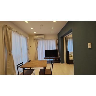 東都マンスリーカーサトレスB【４名入居可！WiFi無料！】1LDKの物件画像