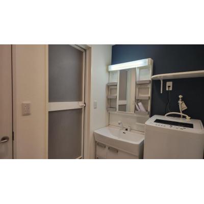 東都マンスリーカーサトレスB【４名入居可！WiFi無料！】1LDKの物件画像