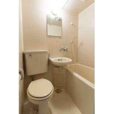 甲府市上石田エリア！家具家電駐車場無料！即日入居！ロフト付きの物件画像